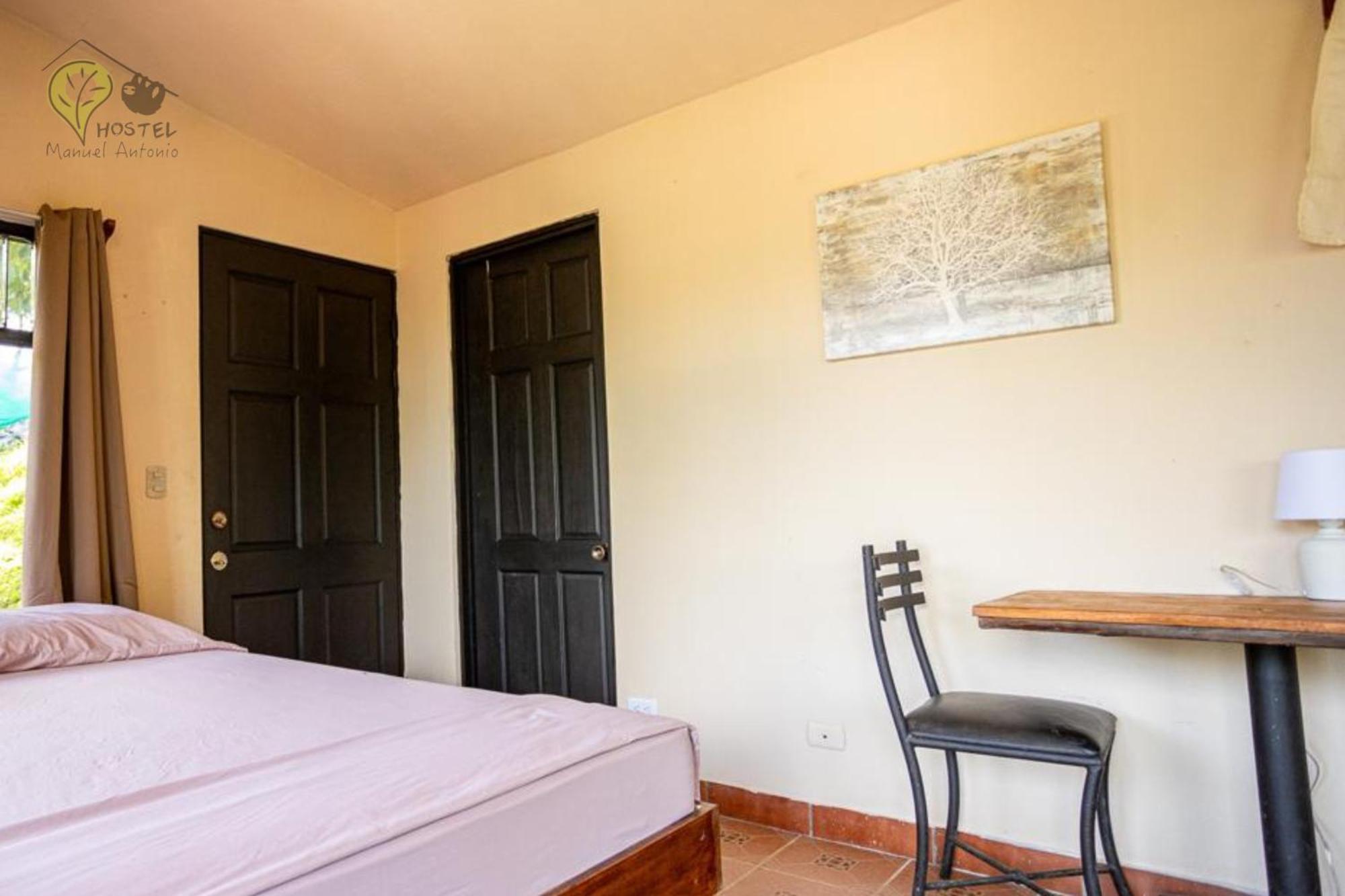 Manuel Antonio Hostel エクステリア 写真