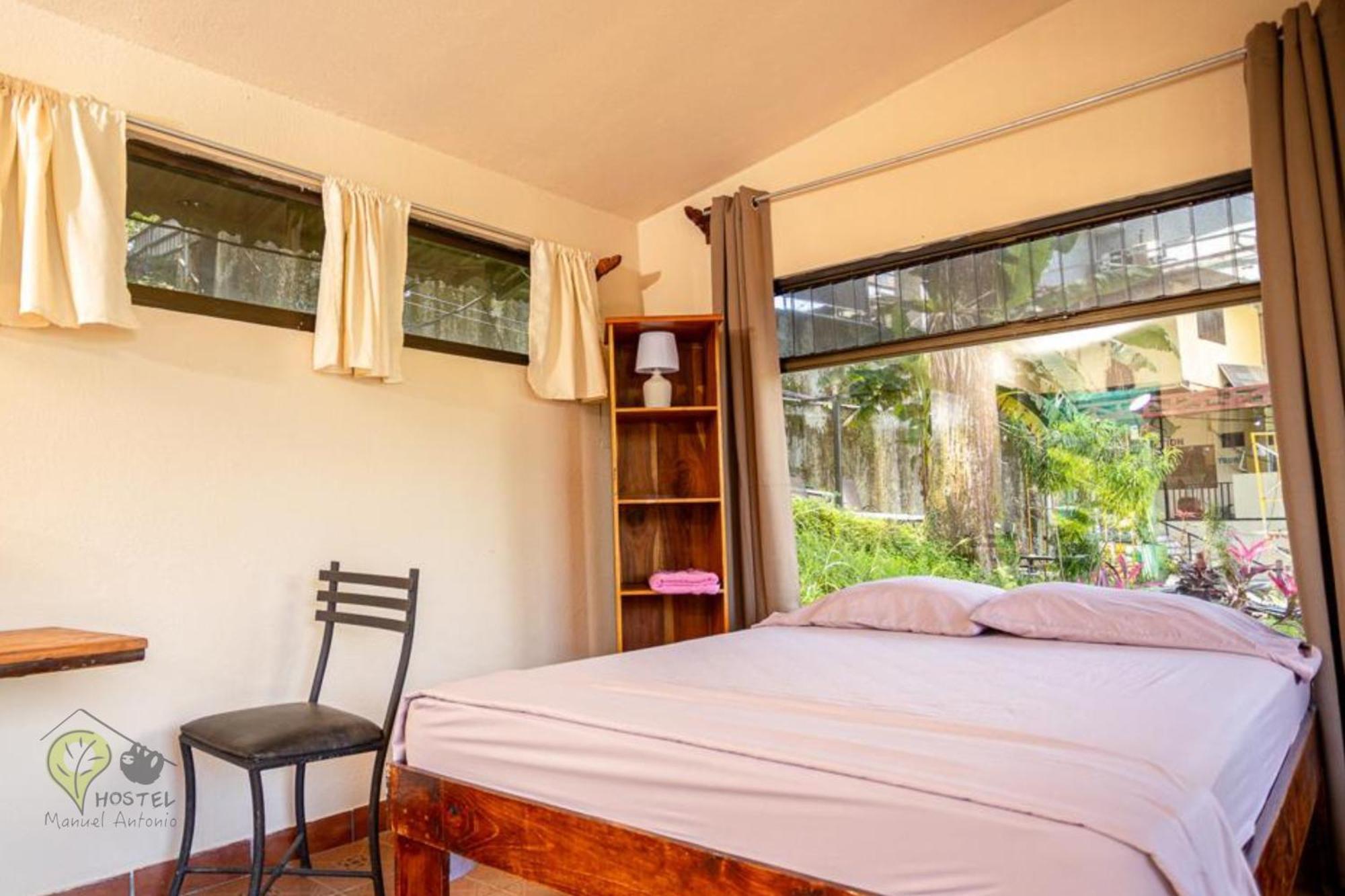 Manuel Antonio Hostel エクステリア 写真