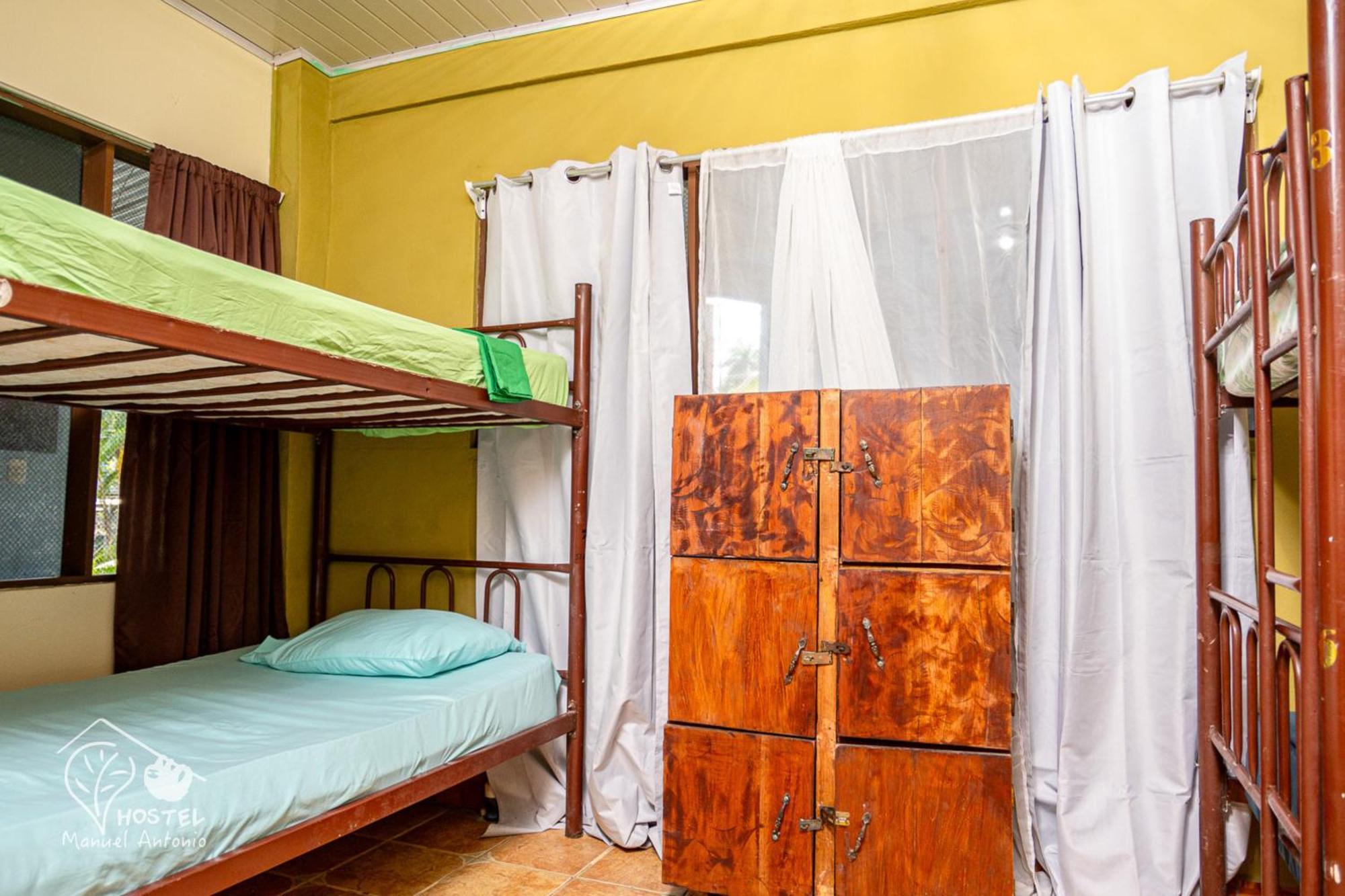 Manuel Antonio Hostel エクステリア 写真