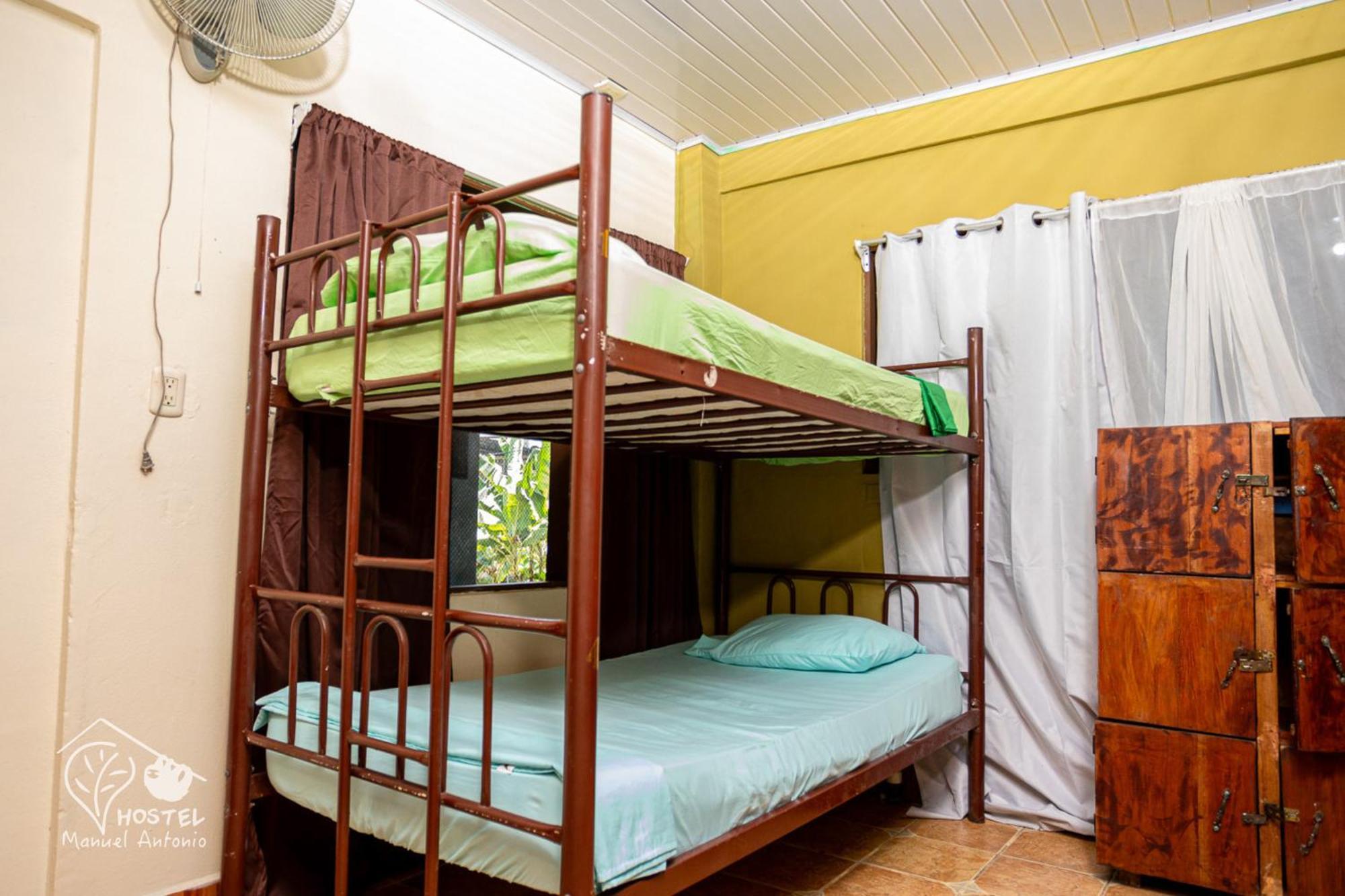 Manuel Antonio Hostel エクステリア 写真