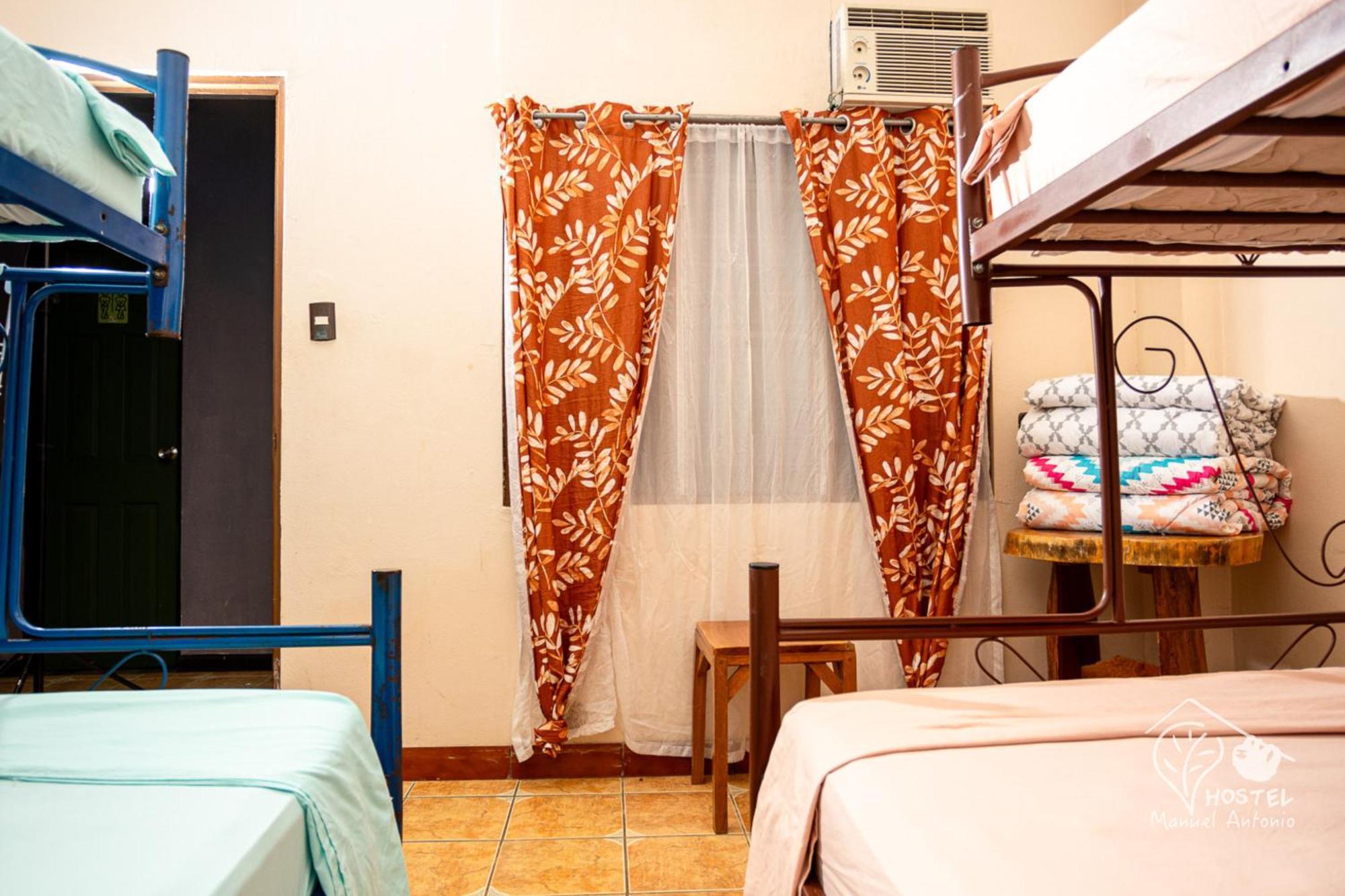 Manuel Antonio Hostel エクステリア 写真