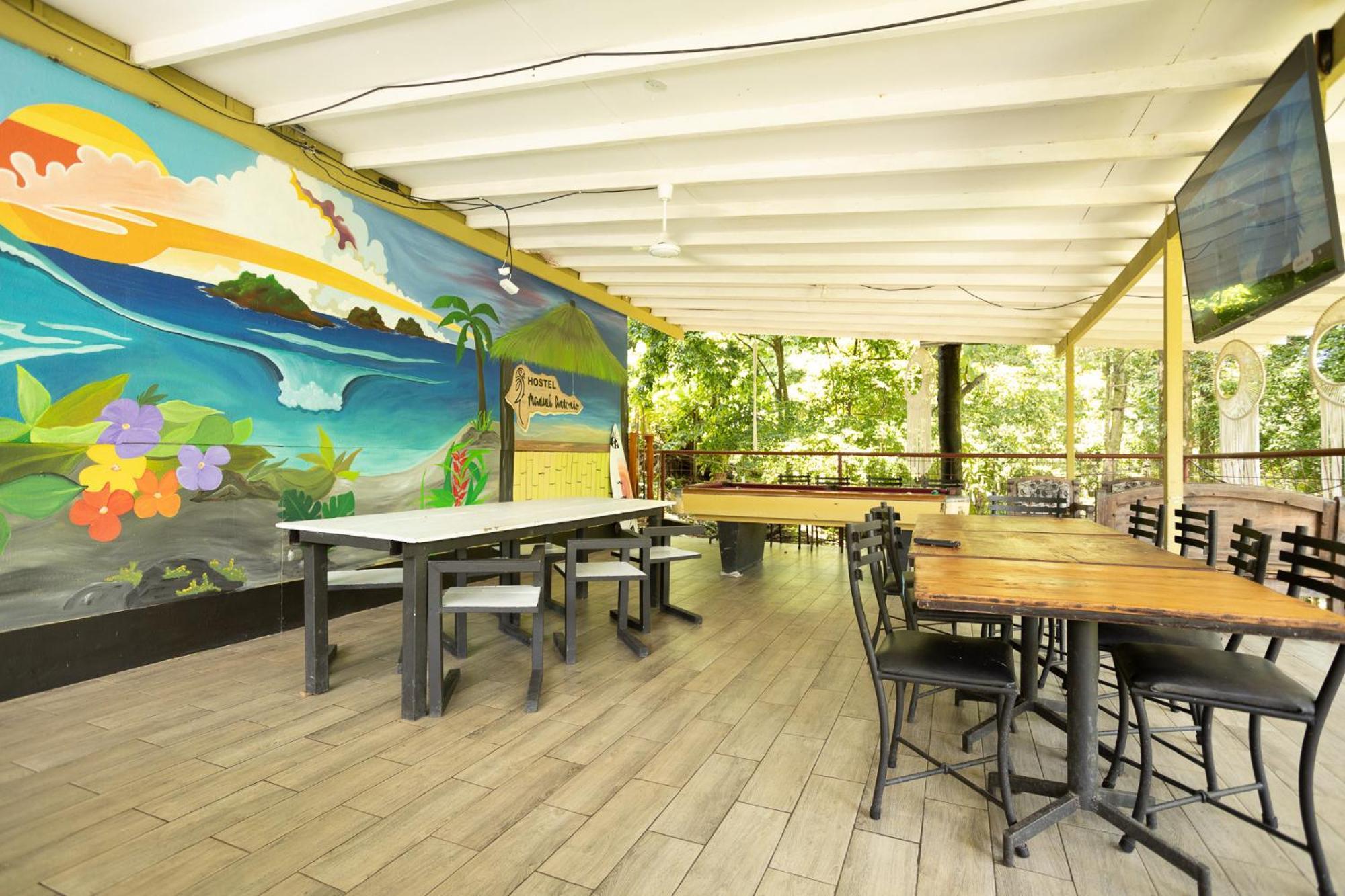 Manuel Antonio Hostel エクステリア 写真