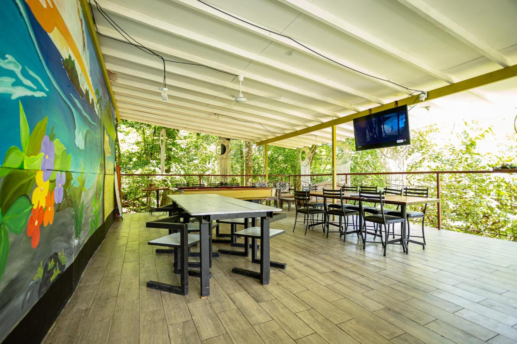 Manuel Antonio Hostel エクステリア 写真